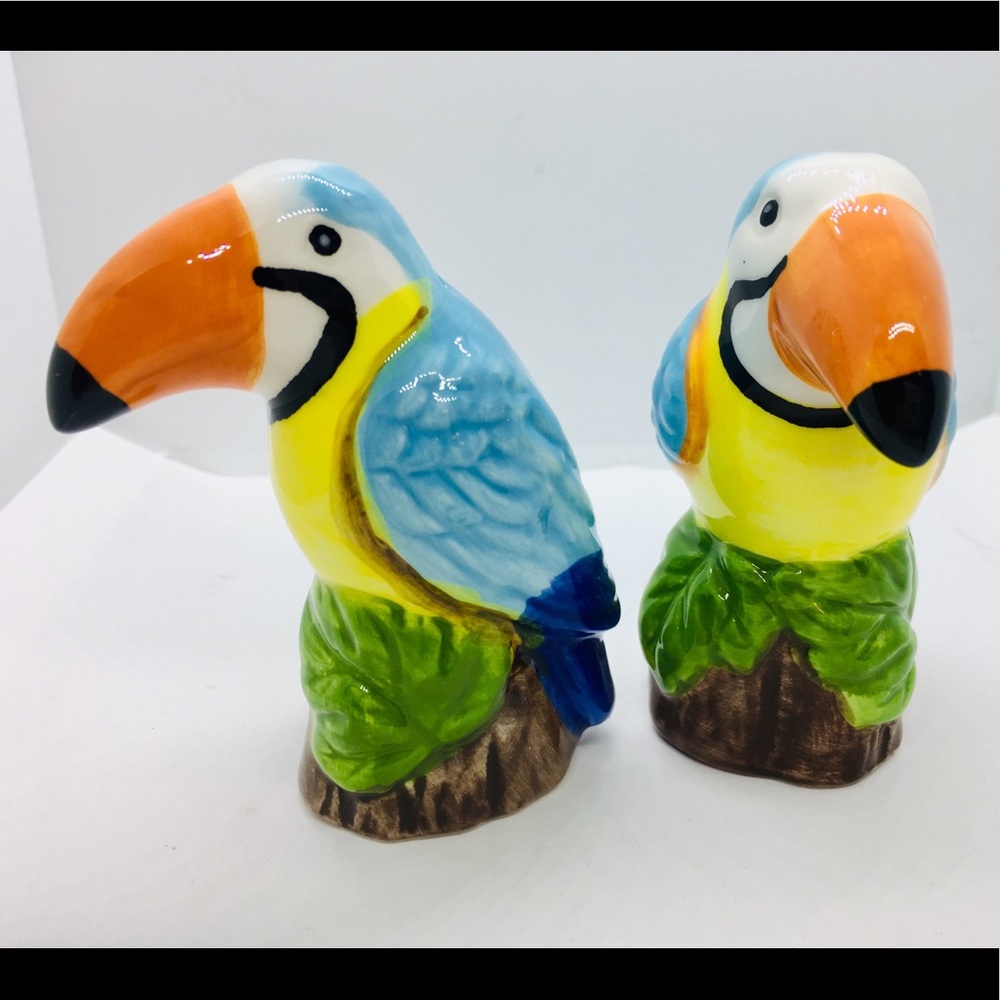 Ceramic Parrots Salt & Pepper Shakers Tropical - Picture 3 of 6